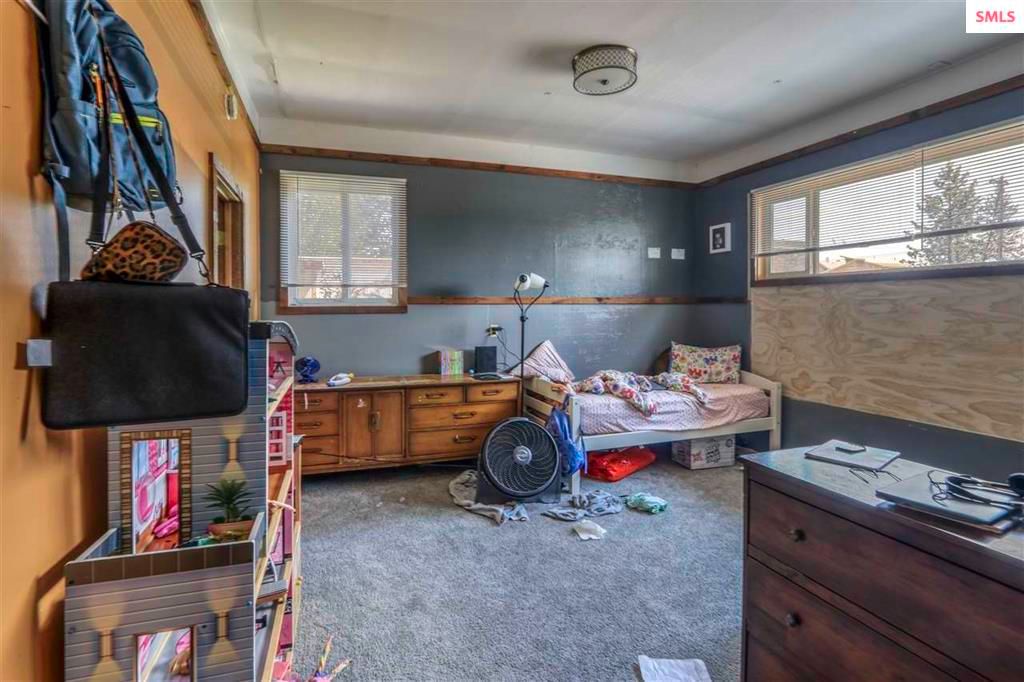 Starrs Acreage: 830 Kootenai Cutoff Rd, Sandpoint, ID 83864